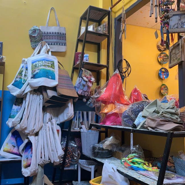 Gift Shop 017